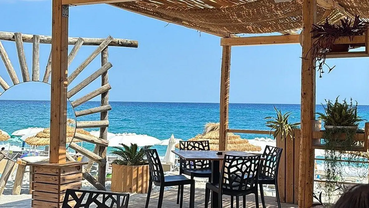 <p>Dopo l’emergenza Harry riparte l’estate: a Roccella countdown per l’apertura dei lidi</p>