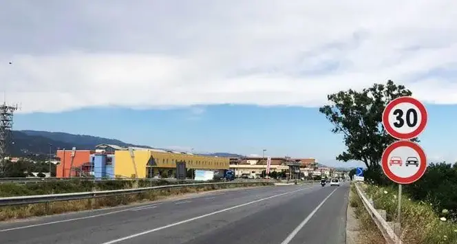 Statale 18:\u00A0l’incubo quotidiano dell’Alto Tirreno Cosentino tra traffico, ritardi e assenza di visione\n