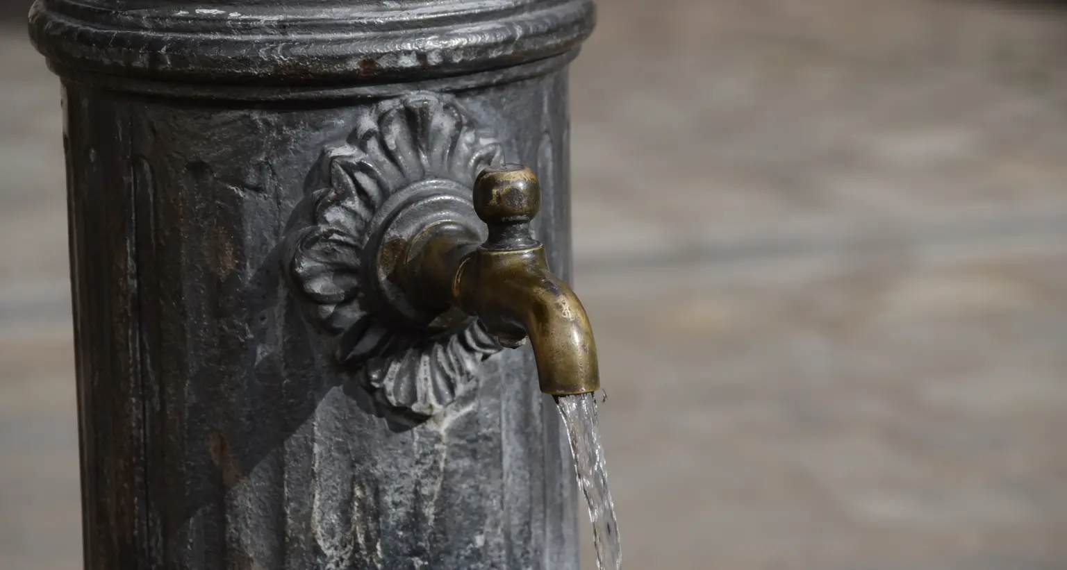 Rende, acqua di nuovo potabile alla fontanina del centro storico\n