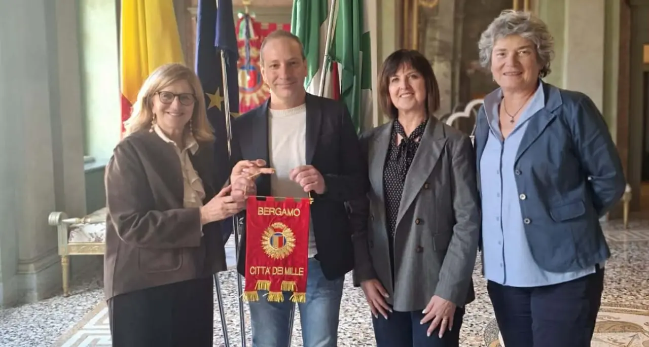 Il grazie della città di Bergamo al prof vibonese che ha salvato uno studente mentre si stava buttando dalla finestra\n