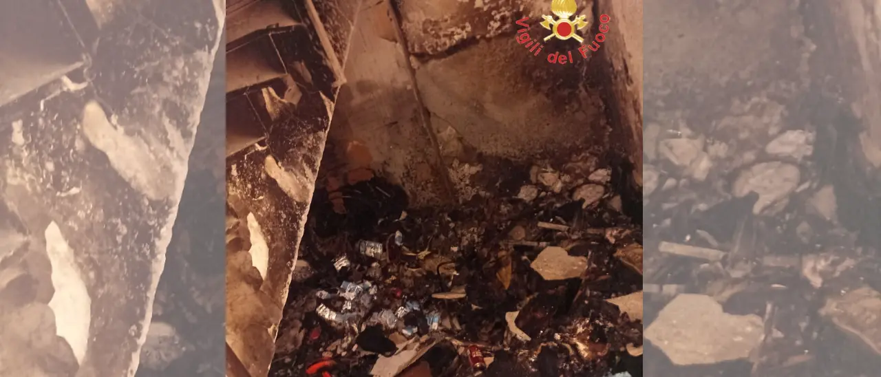 Incendio in un’abitazione a Lamezia Terme,\u00A0donna bloccata sul balcone salvata dai vigili del fuoco\n