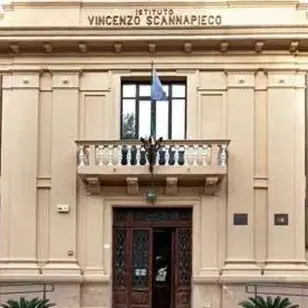 Locri classico chiuso a Locri, lezioni pomeridiane e autobus assenti: studenti nel caos\n