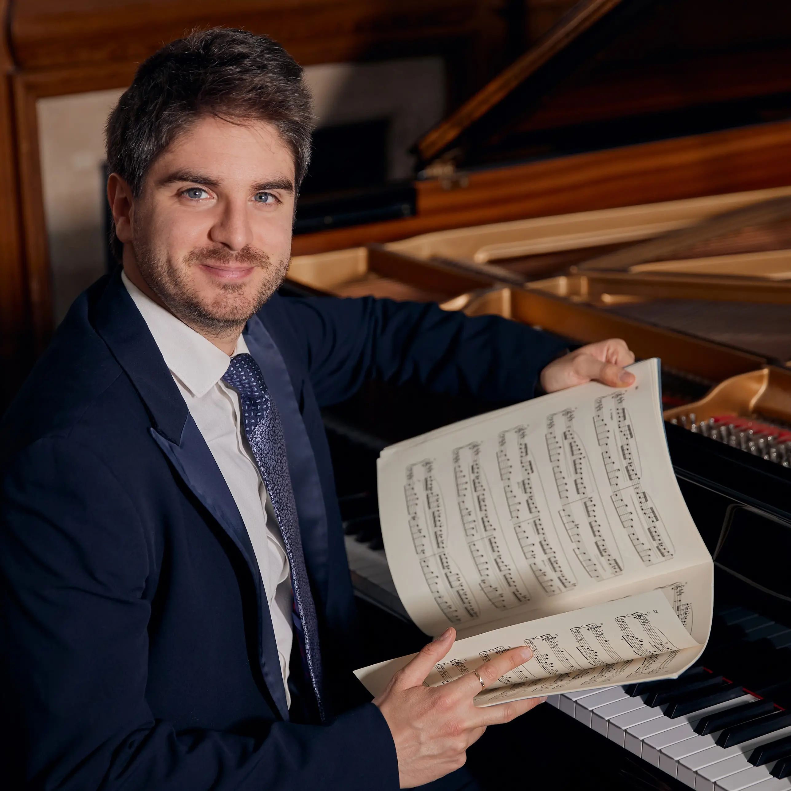 Il musicista reggino\u00A0Antonio Morabito in concerto all’Istituto Italiano di Cultura a Londra\n