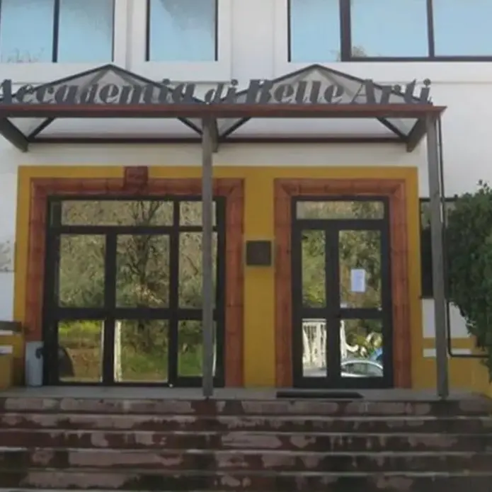 “Diplomificio” all’Accademia Fidia di Stefanaconi: salta il processo, nullo il decreto che disponeva il giudizio per 51 imputati\n