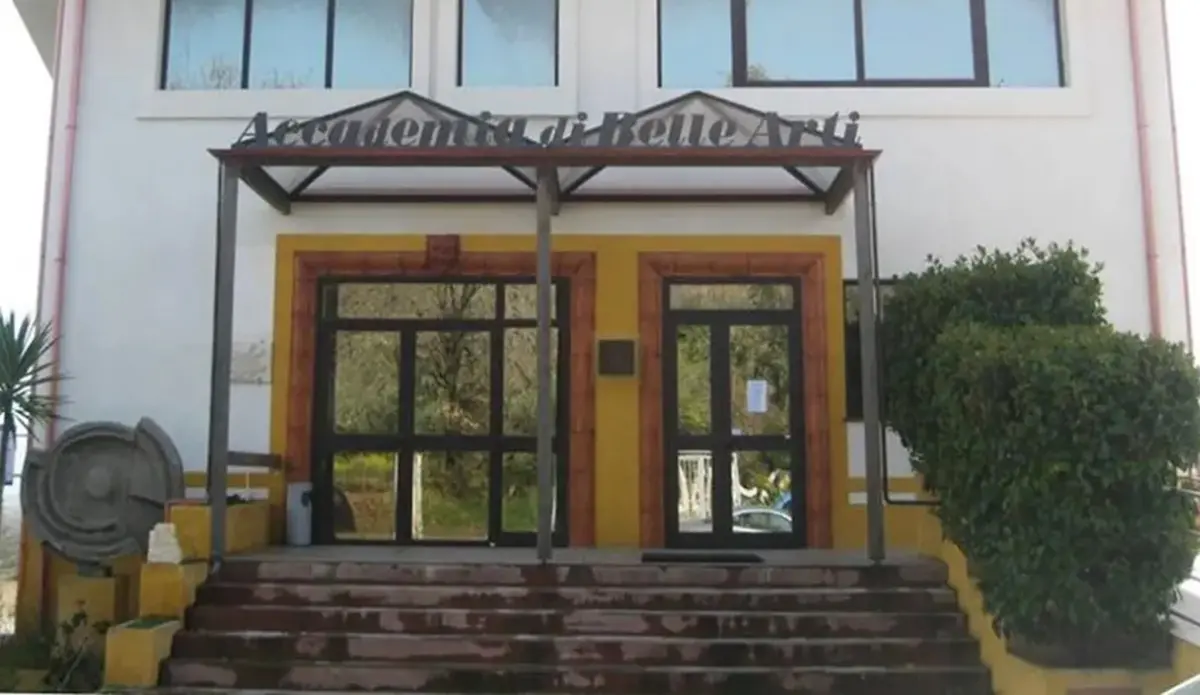 “Diplomificio” all’Accademia Fidia di Stefanaconi: salta il processo, nullo il decreto che disponeva il giudizio per 51 imputati\n