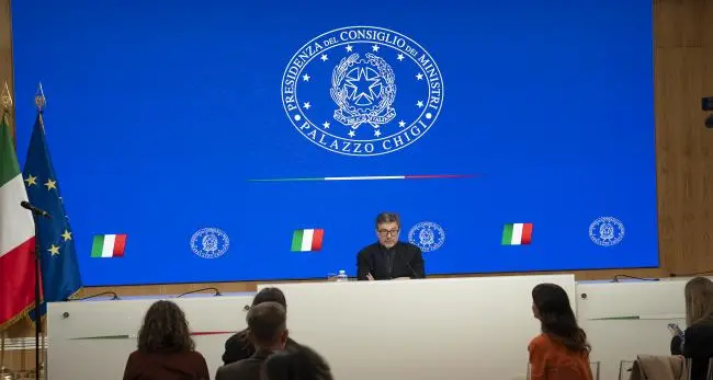 Deficit al 3,1%, l’Italia non può uscire dalla procedura di infrazione Ue\n