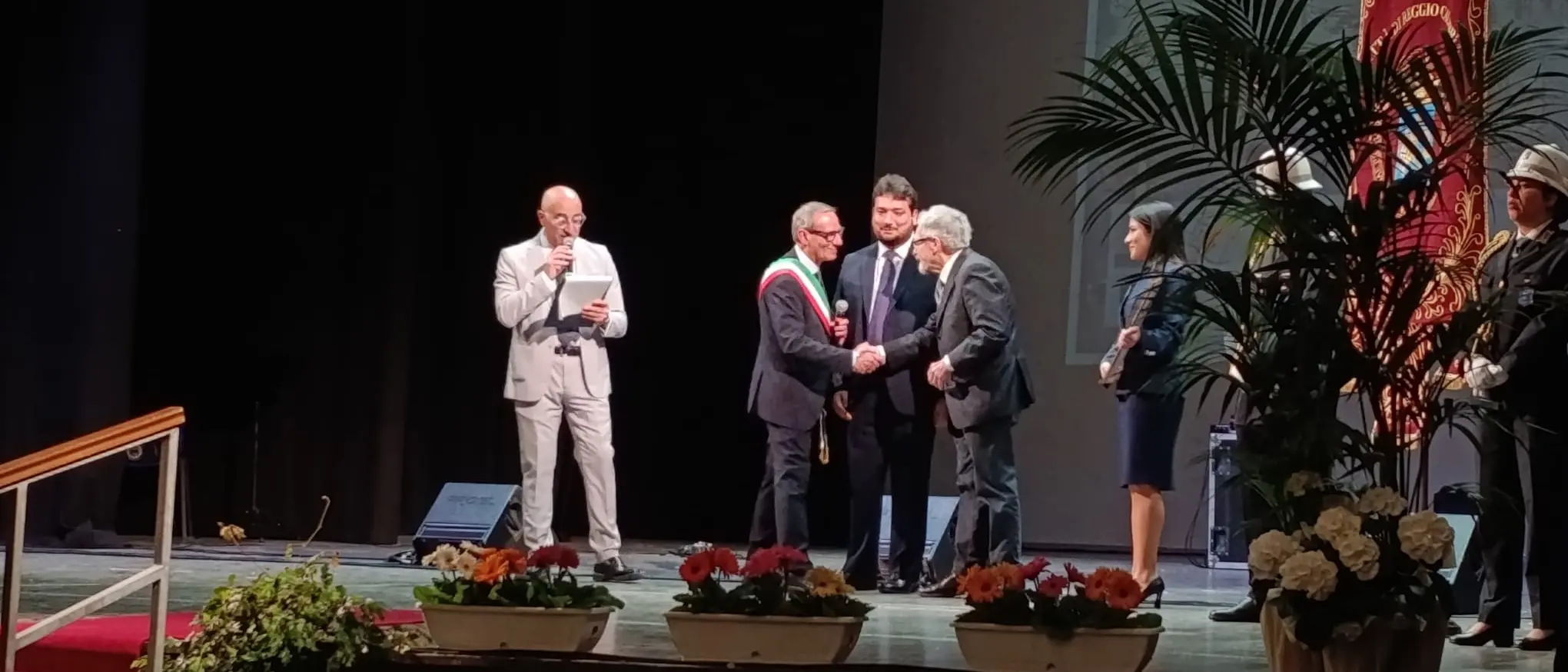 San Giorgio d'Oro 2026, al Teatro Cilea la città premia le sue eccellenze: «Emozione e speranza per Reggio»\n