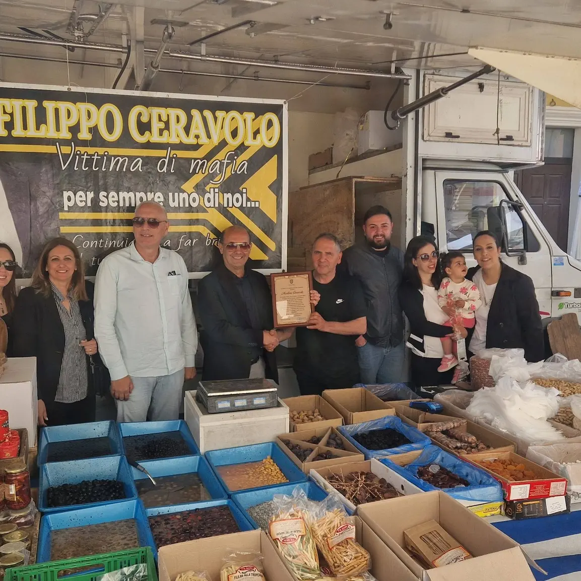 «Non si è piegato»: Mileto celebra il coraggio di Martino Ceravolo, simbolo della battaglia per la verità sull’omicidio del figlio Filippo\n