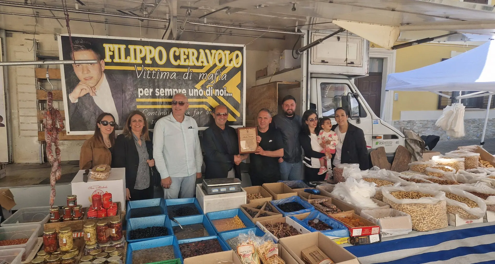 «Non si è piegato»: Mileto celebra il coraggio di Martino Ceravolo, simbolo della battaglia per la verità sull’omicidio del figlio Filippo\n