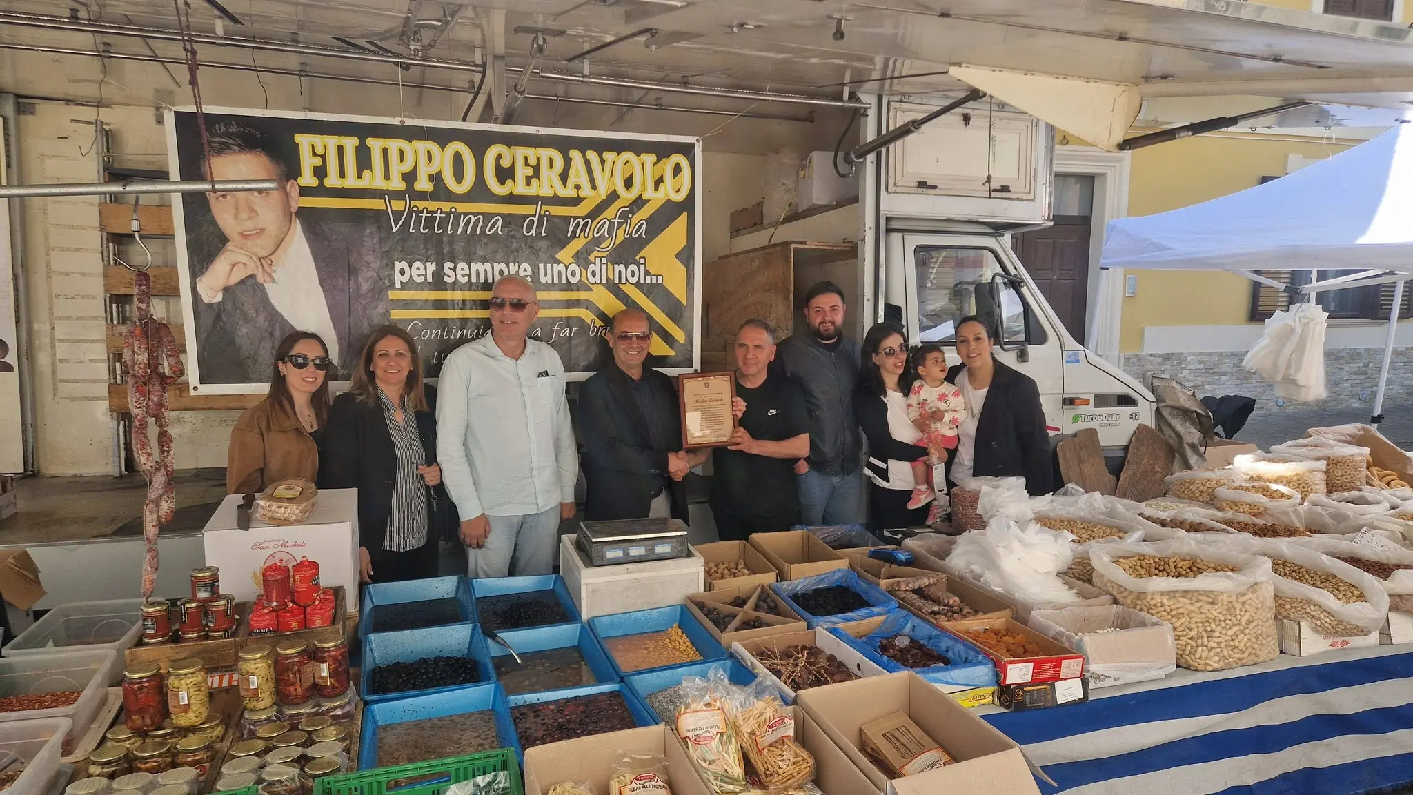 «Non si è piegato»: Mileto celebra il coraggio di Martino Ceravolo, simbolo della battaglia per la verità sull’omicidio del figlio Filippo\n