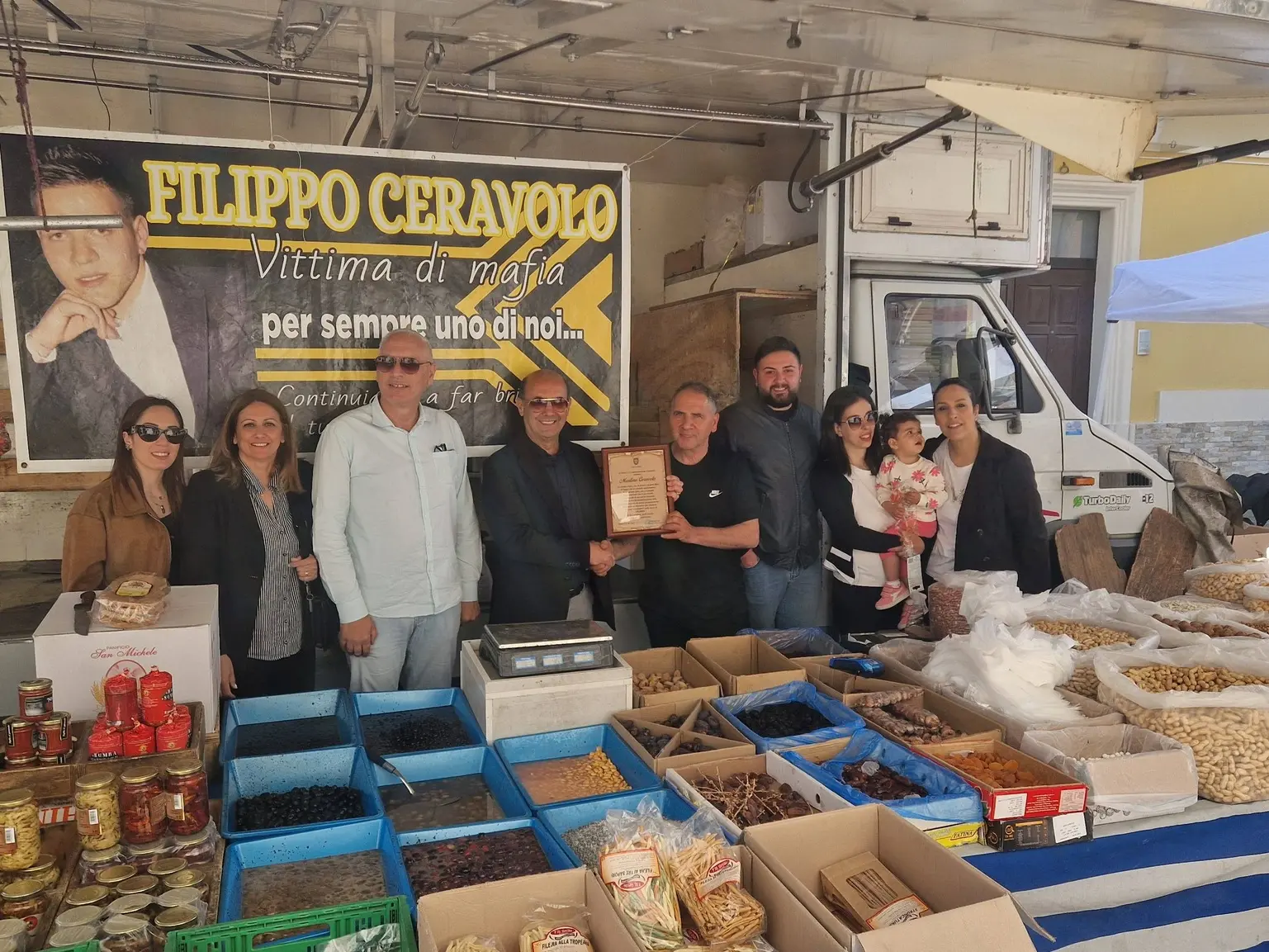 «Non si è piegato»: Mileto celebra il coraggio di Martino Ceravolo, simbolo della battaglia per la verità sull’omicidio del figlio Filippo