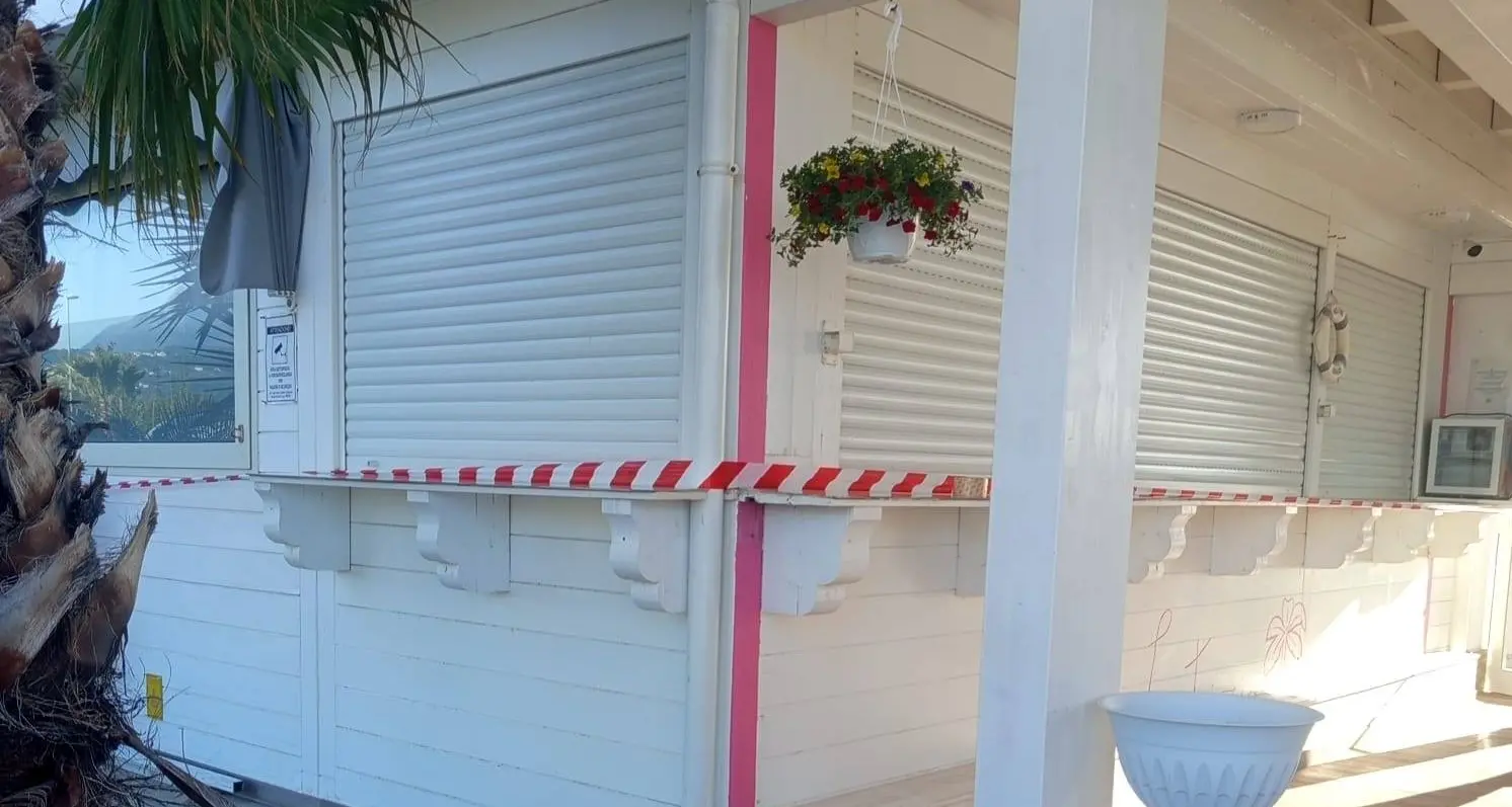 Aumentano i sequestri dei lidi a Santa Maria\u00A0del Cedro, lo sfogo sui social: «È\u00A0l’omicidio di un’impresa».\n