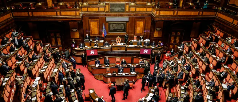 La sanità in Calabria spacca il centrodestra: la Lega si vendica dopo il No di Fi sul canone Rai e boccia un emendamento di Lotito\n