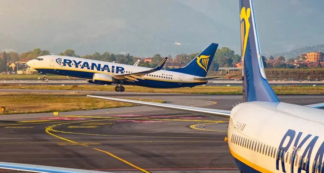 <p>Caro carburante, anche Ryanair <span style=\"color:hsl(0, 75%, 60%);\">rischia di restare a secco</span>: «Forniture garantite fino a maggio»</p>