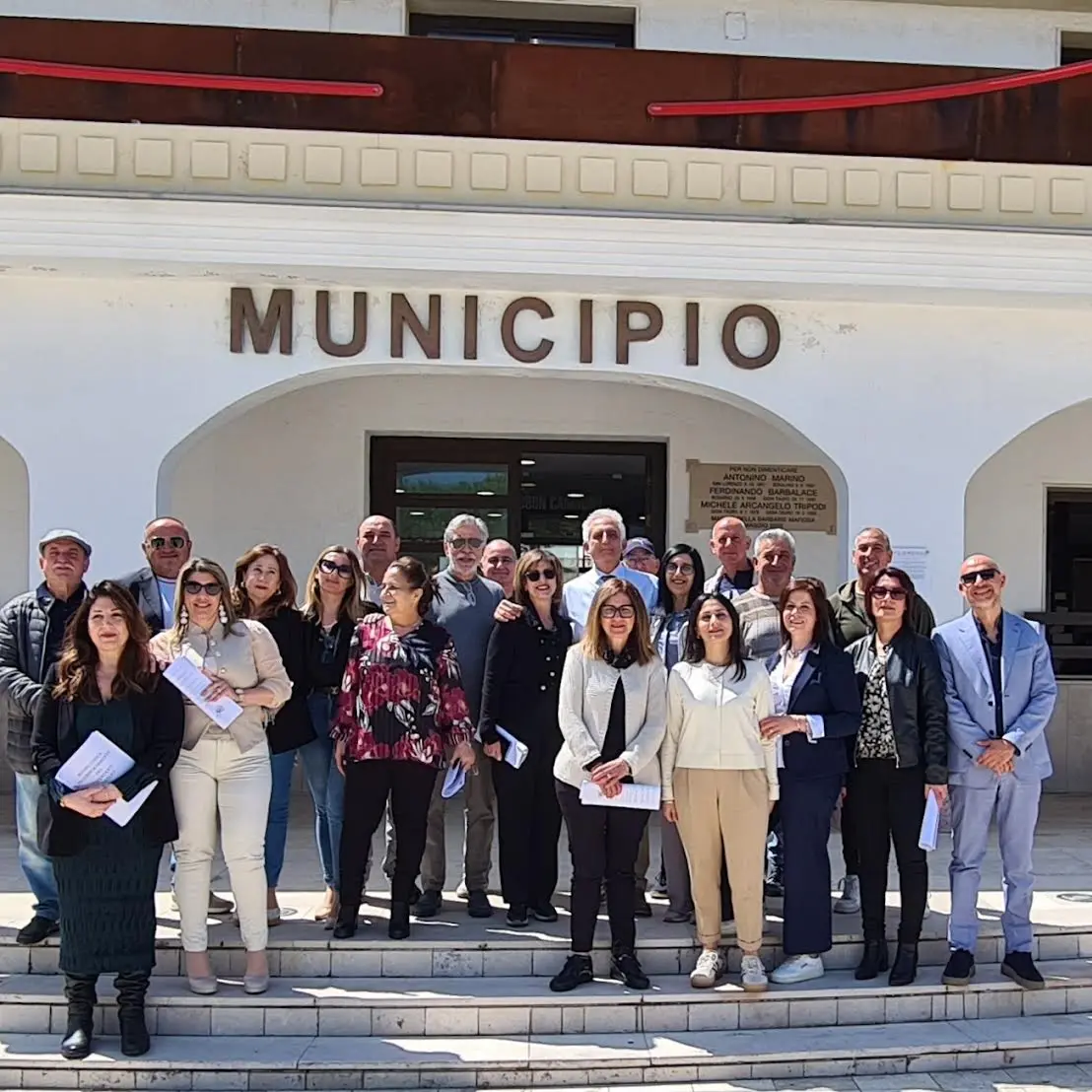 San Ferdinando stabilizza 14 lavori, record tra i piccoli Comuni\n