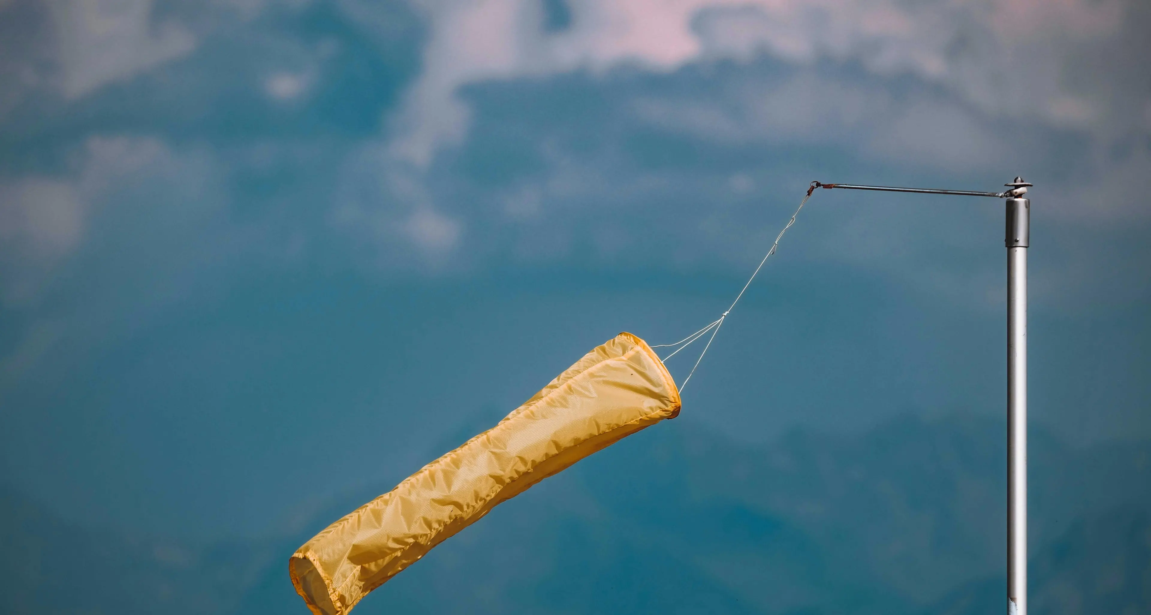 In Calabria arriva il vento da nord e calano le temperature, ma torna la primavera per il weekend del 25 Aprile\n