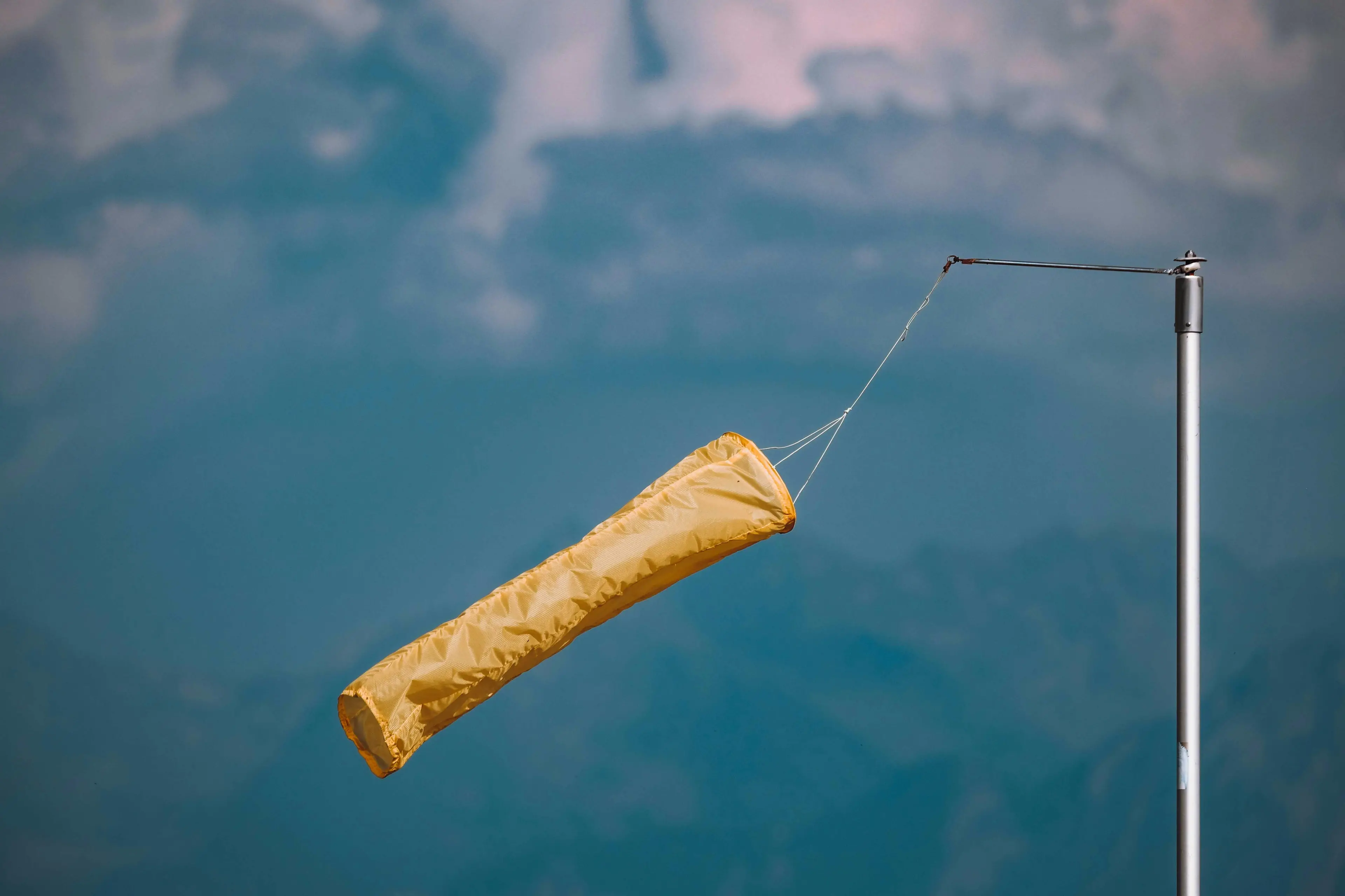 In Calabria arriva il vento da nord e calano le temperature, ma torna la primavera per il weekend del 25 Aprile\n