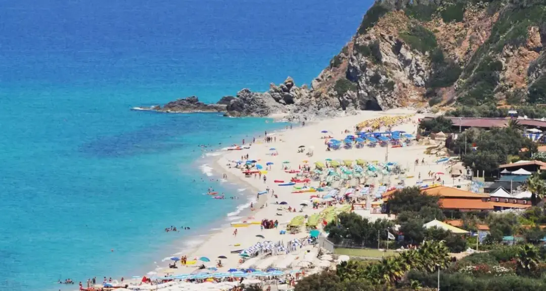 Tutela del mare, il Vibonese porta a casa 4 interventi per 1,5 milioni di euro: Zambrone e Briatico guidano la graduatoria, Ricadi resta al palo\n