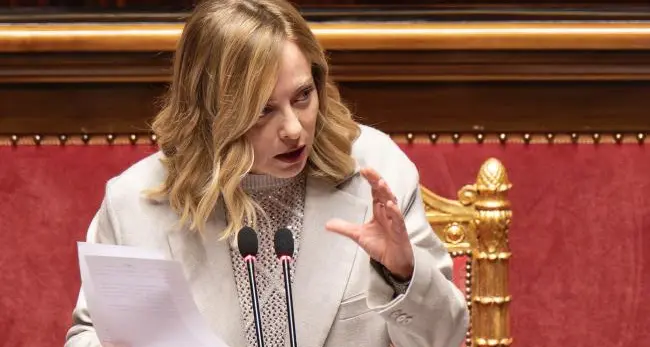 L’Italia “punita” da Bruxelles per il disavanzo, l’ira di Giorgia Meloni: «Colpa del Superbonus del Governo Conte»\n