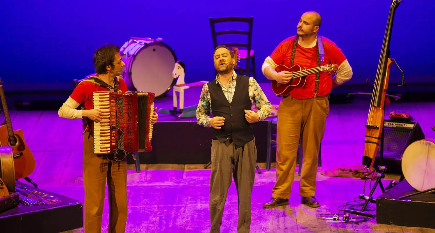 Mimì di e con Mario Incudine in scena a Locri per la rassegna del Centro Teatrale Meridionale\n