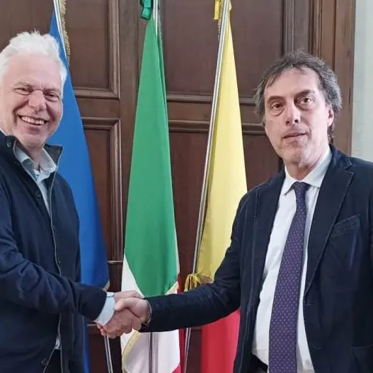 <p><span style=\"color:hsl(0, 75%, 60%);\">Catanzaro Città della Pace 2026</span>: firmata intesa tra il Comune e l'Associazione A-Peace per un programma mirato a coinvolgere scuole e territorio </p>