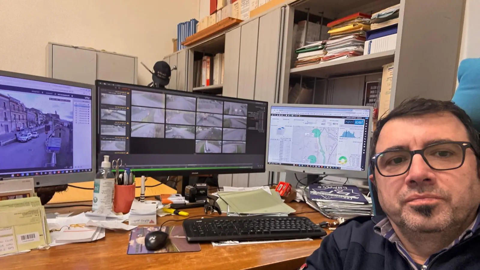 San Pietro in Guarano, individuato uno zozzone con le telecamere di sicurezza che abbandonava rifiuti\n