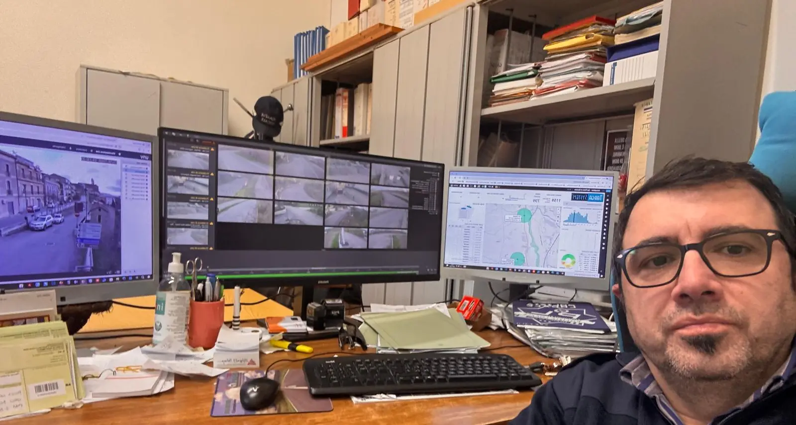 San Pietro in Guarano, individuato uno zozzone con le telecamere di sicurezza che abbandonava rifiuti\n