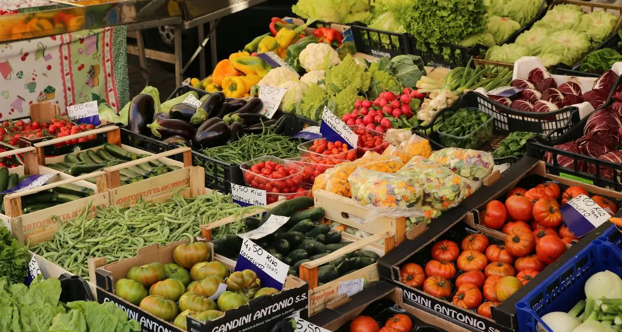 Vibo, mercato regolare anche il 25 aprile: confermato l’appuntamento del sabato\n