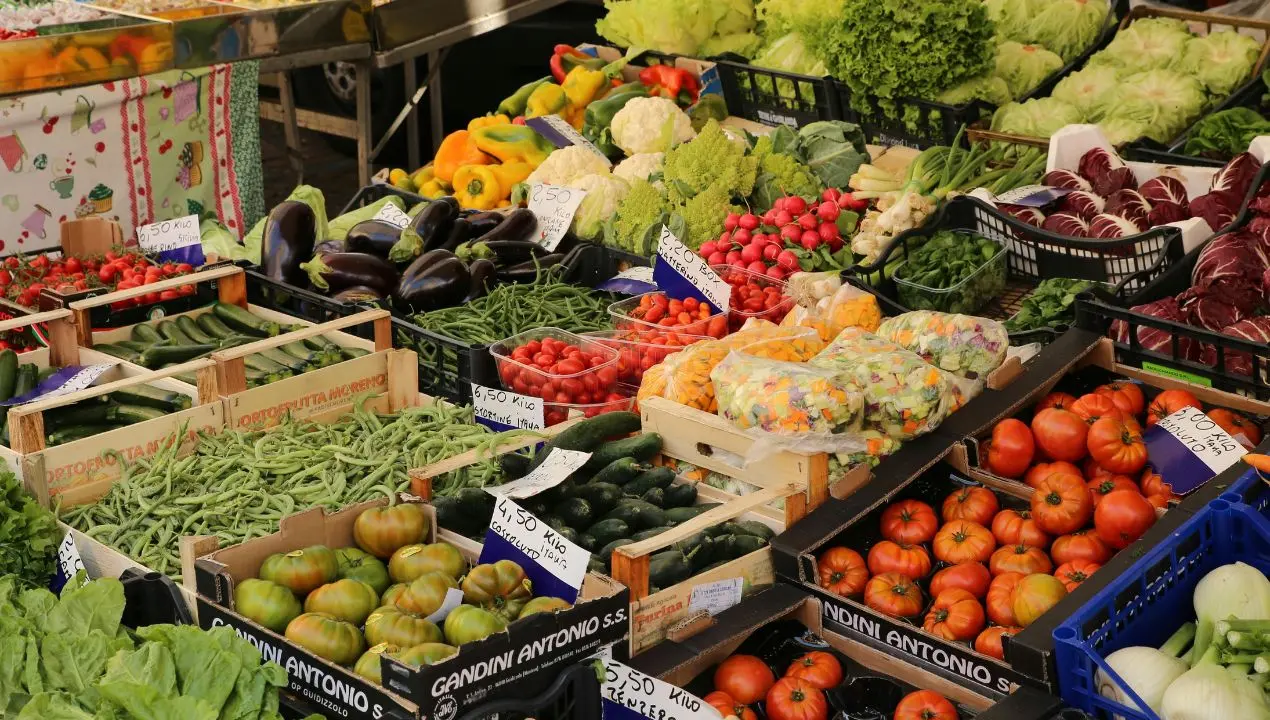 Vibo, mercato regolare anche il 25 aprile: confermato l’appuntamento del sabato\n