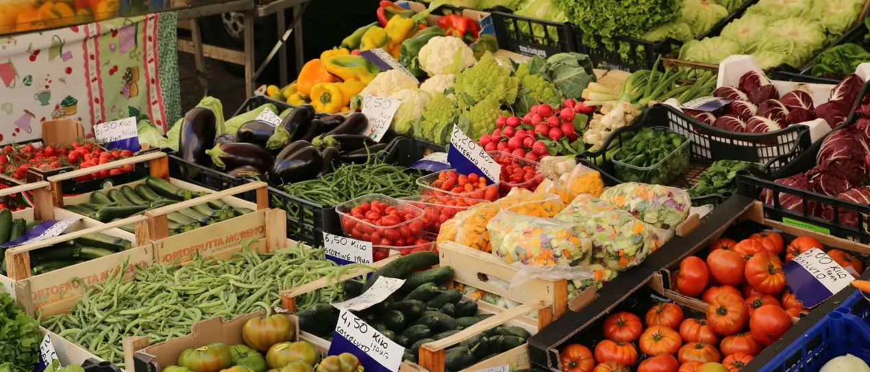 Vibo, mercato regolare anche il 25 aprile: confermato l’appuntamento del sabato\n