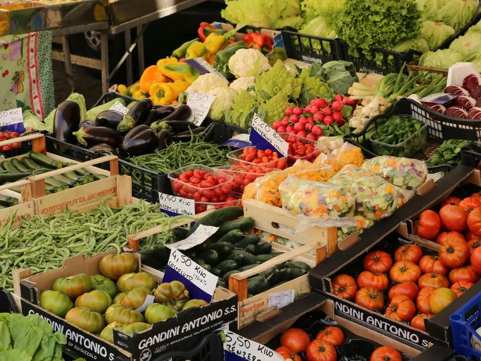 Vibo, mercato regolare anche il 25 aprile: confermato l’appuntamento del sabato