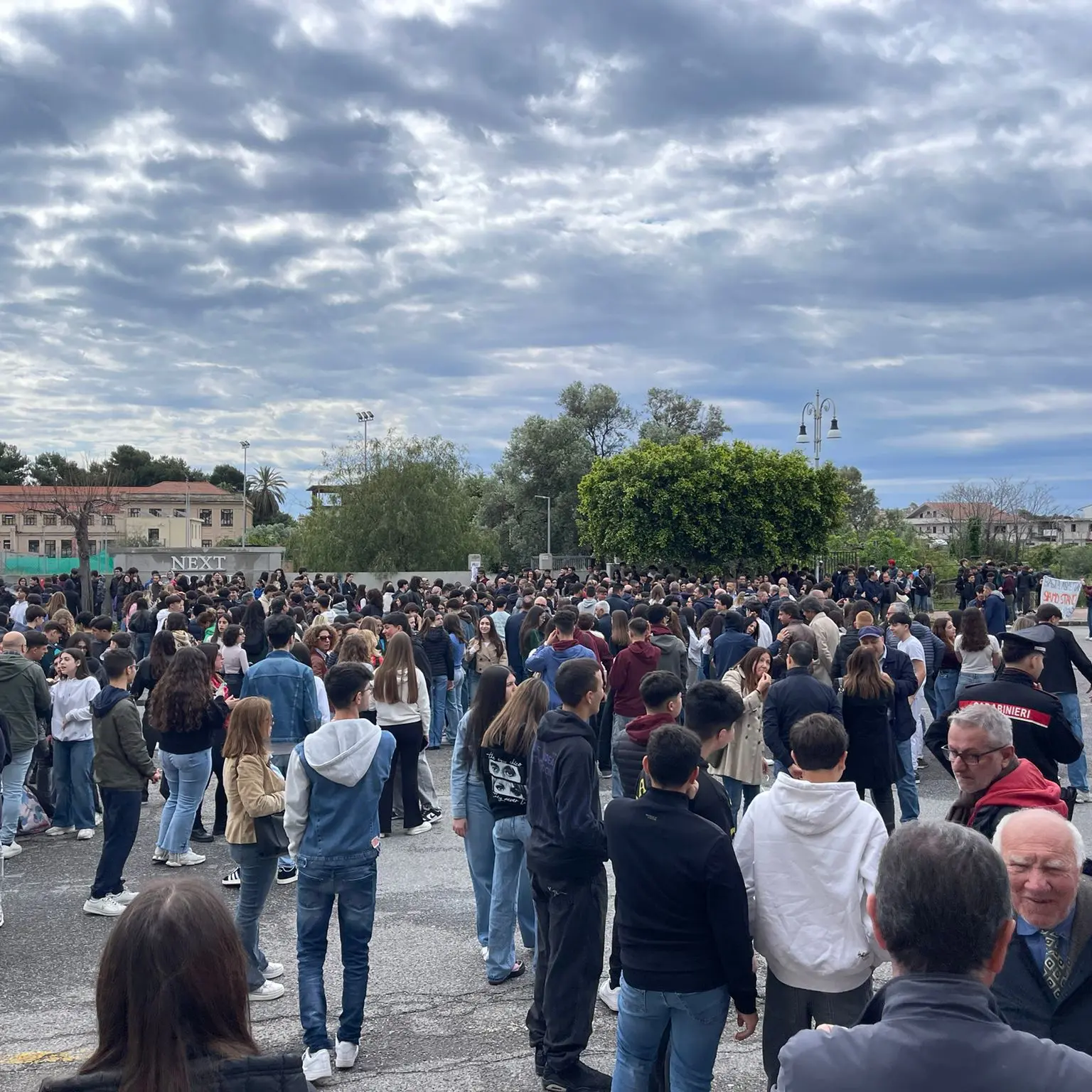 <p>Al Liceo classico di Locri aule allagate e inagibili: esplode la protesta degli studenti</p>