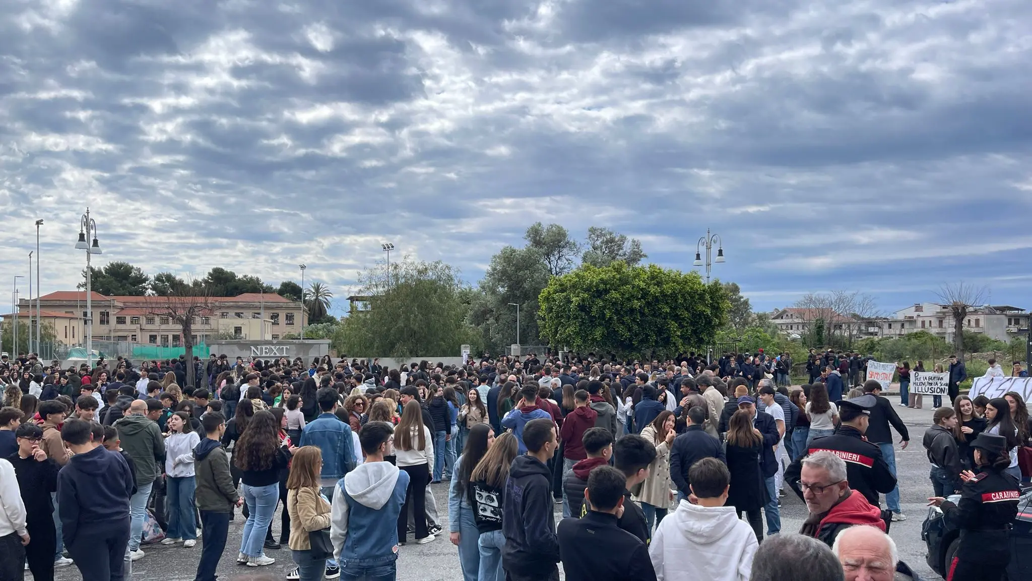 Liceo classico allagato, a Locri esplode la protesta degli studenti\n