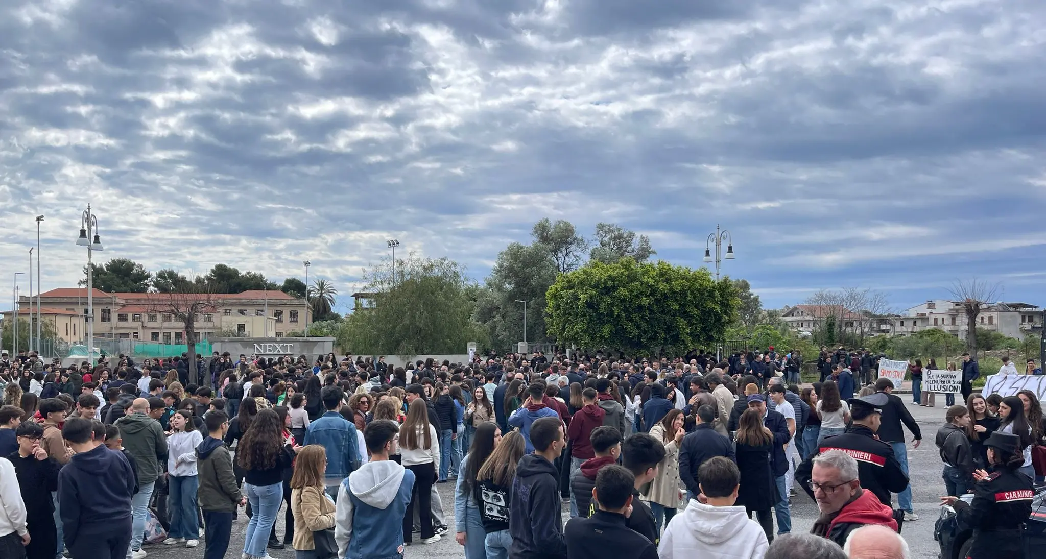 Liceo classico allagato, a Locri esplode la protesta degli studenti\n