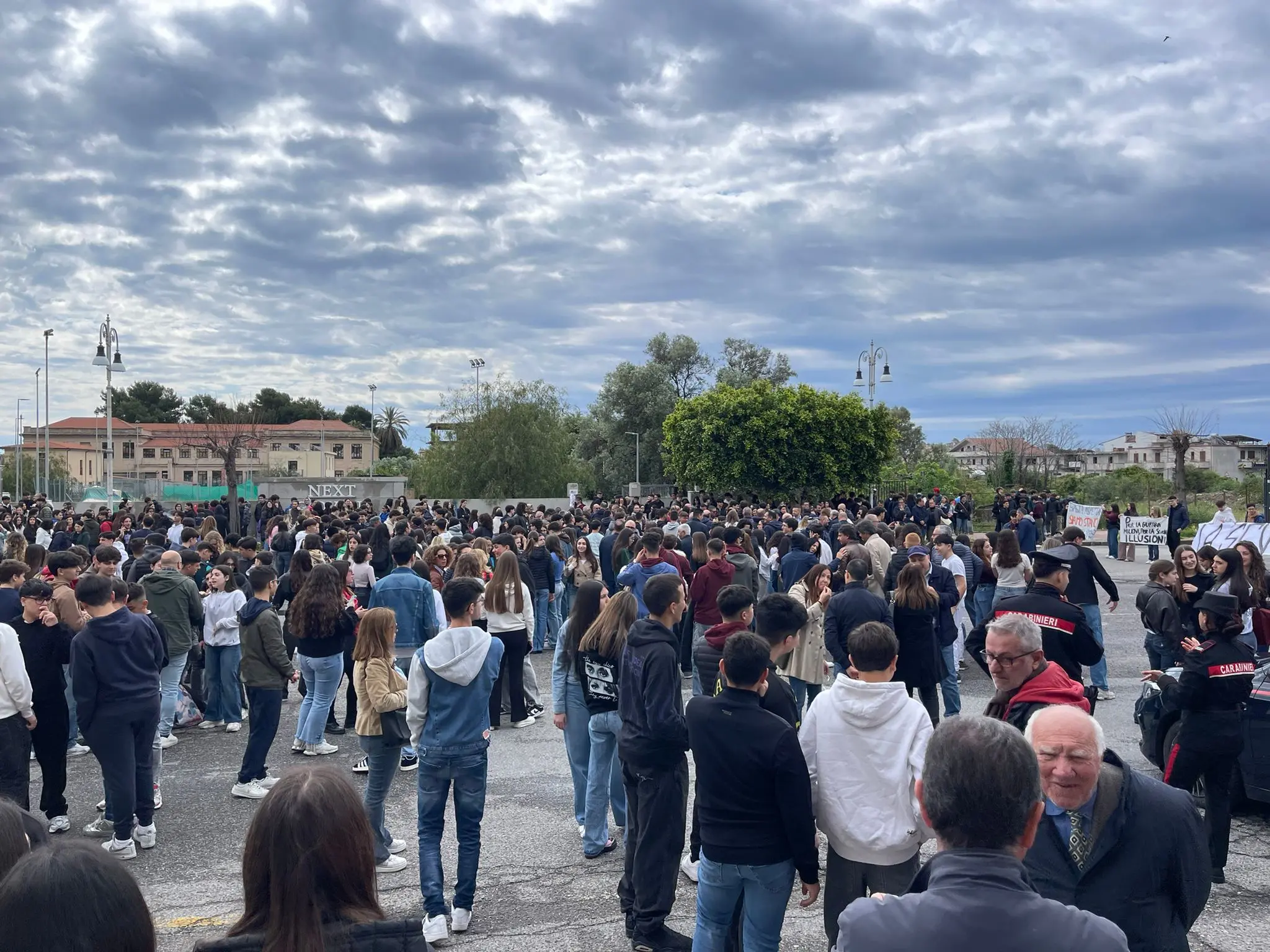 Liceo classico allagato, a Locri esplode la protesta degli studenti\n