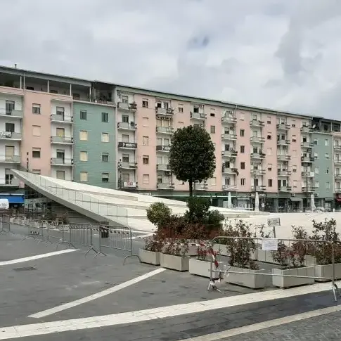 Cosenza, cambia Piazza Bilotti: riapre al traffico con senso unico e nuove regole\n