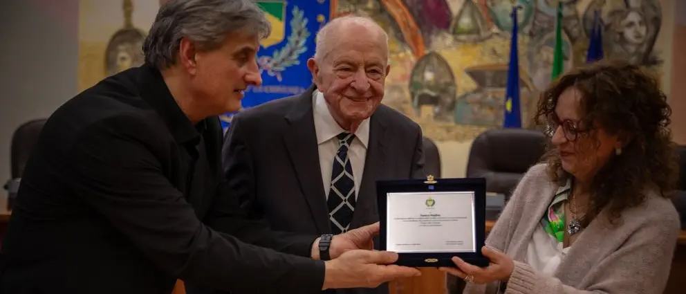 Palazzo dei Bruzi rende omaggio a Franco Plastina, maestro della cardiologia cosentina\n
