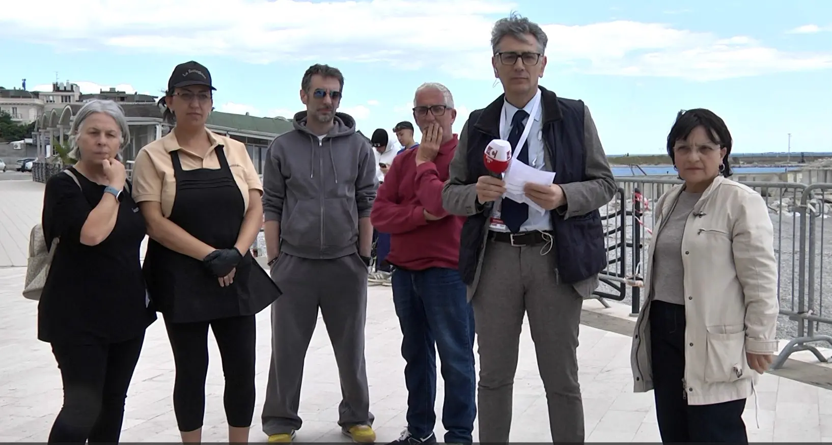 Catanzaro, a Lido le proteste per i ristori in ritardo, poi le news dalla Cittadella: nuova ed ultima richiesta per bonifici immediati\n