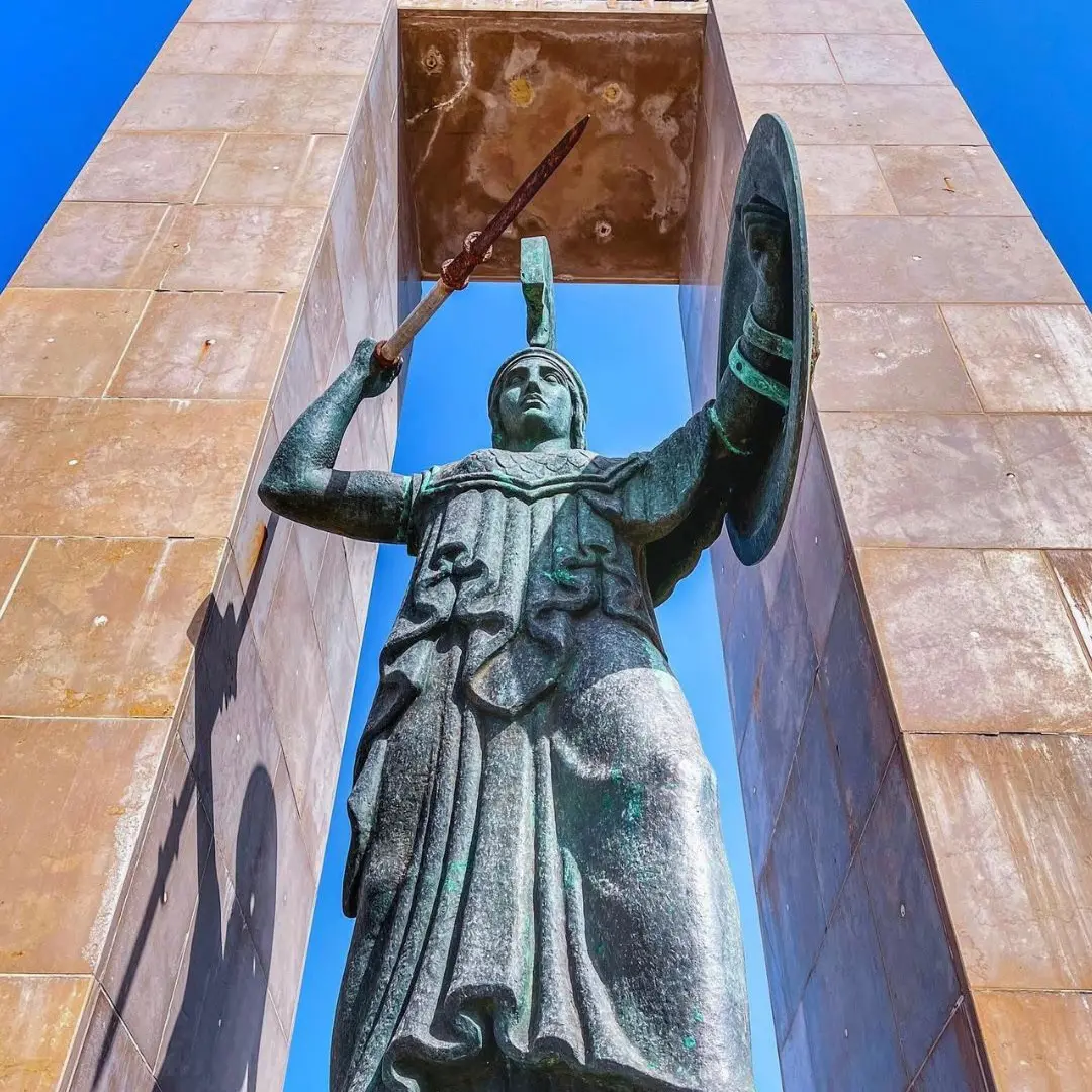 Athena sul mare: custode silenziosa dell’anima