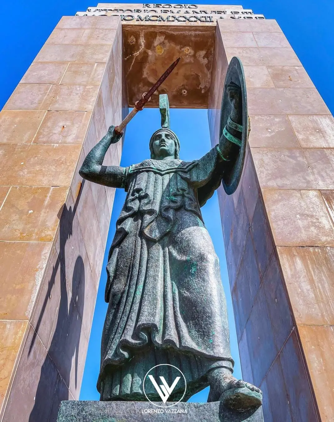 Athena sul mare: custode silenziosa dell’anima
