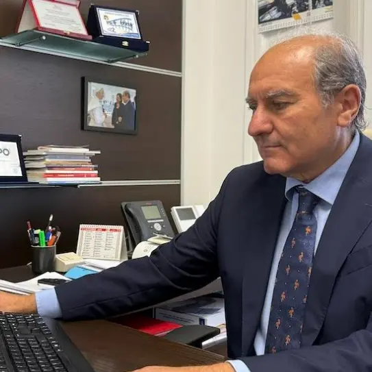 Aggressione a Cosenza, dirigente dell’Asp colpito da un dipendente nel centro città\n