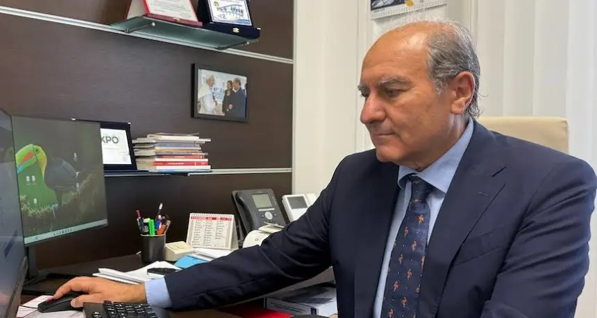 Aggressione a Cosenza, dirigente dell’Asp colpito da un dipendente nel centro città\n