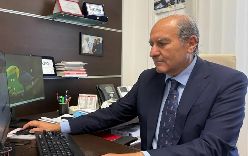 Aggressione a Cosenza, dirigente dell’Asp colpito da un dipendente nel centro città\n