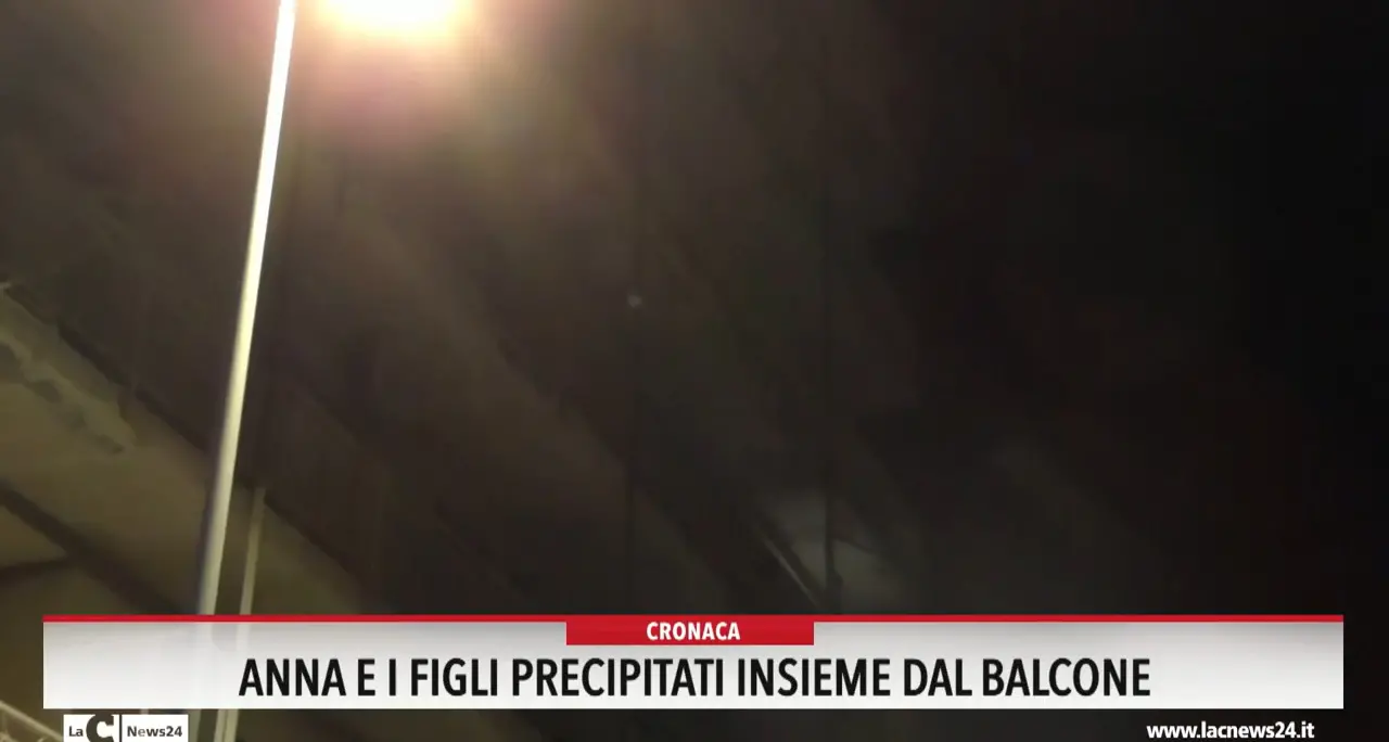 Anna e i figli precipitati insieme dal balcone