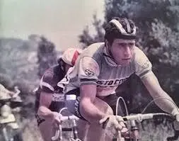 Cosenza ricorda Pino Faraca: il 3 maggio scultura e pedalata in suo onore\n