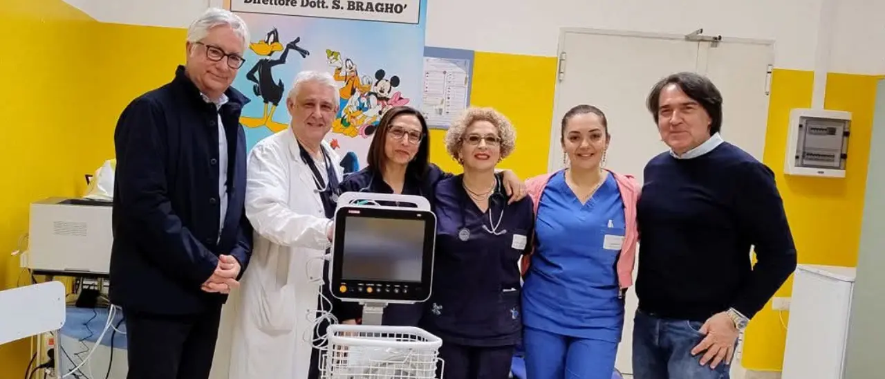 Un monitor multiparametrico al reparto di Pediatria dello Jazzolino: la donazione nel ricordo di Niccolò Grillo\n