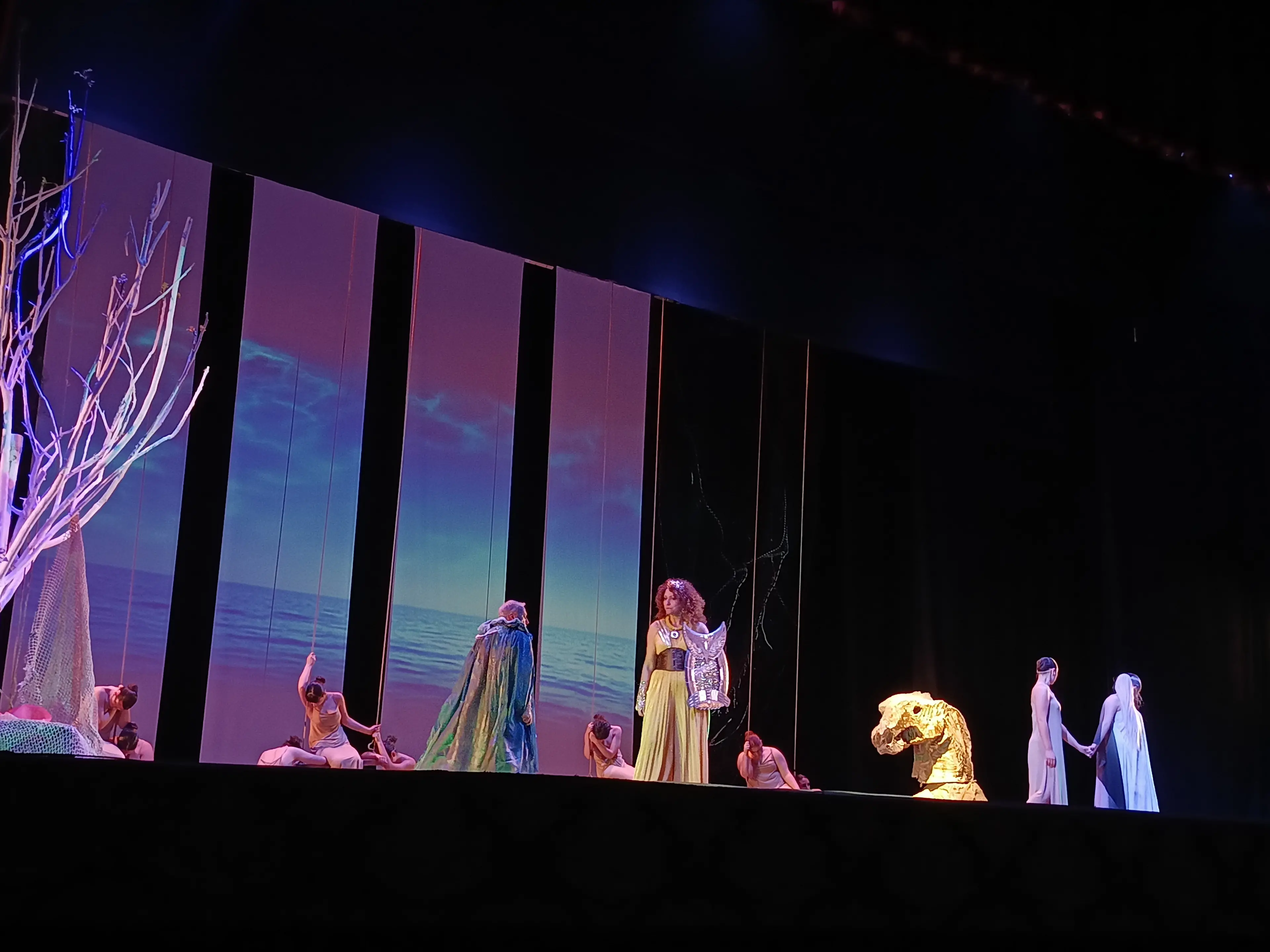 Tra formazione e professione: il Telesio di Cosenza stupisce con Ecuba e le Troiane\n