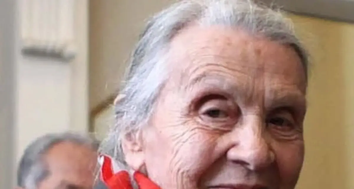 <p>In memoria della <span style=\"color:hsl(0, 75%, 60%);\">staffetta partigiana</span> Anna Condò: «Tra bandiere rosse e canti a rimuovere i simboli del fascio»</p>