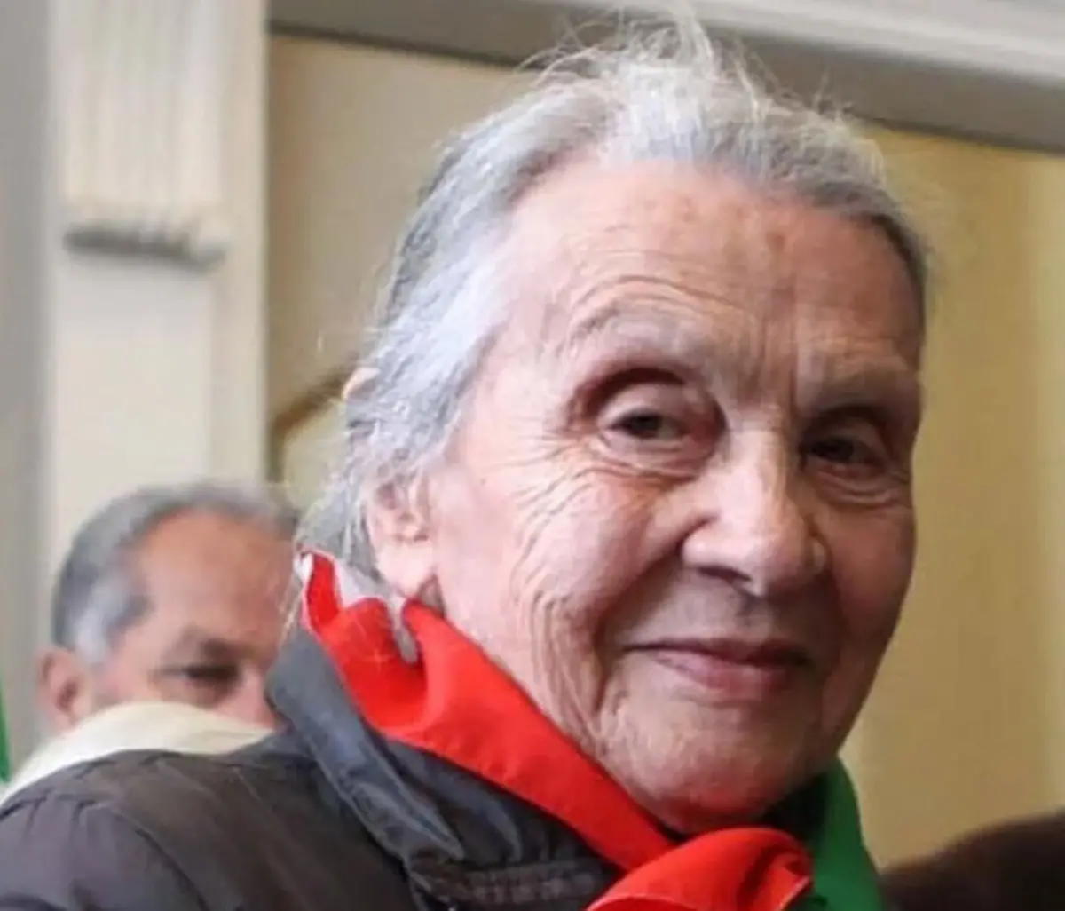 In memoria della staffetta partigiana Anna Condò: «Tra bandiere rosse e canti a rimuovere i simboli del fascio»