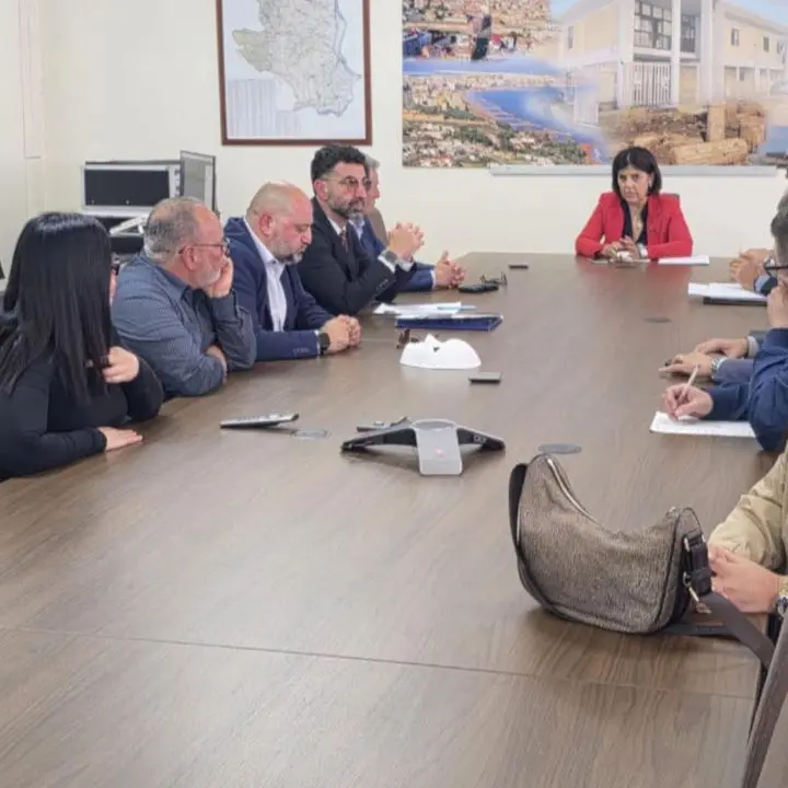 Konecta Rende, i Cobas dopo l’incontro in Prefettura: «Nessuna risposta certa sul futuro»